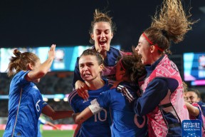 华体会-阿根廷女足冒雨比赛,斗志昂扬获胜的简单介绍