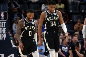 华体会体育-雄鹿轻取湖人B队，萨博尼斯绝境逆转的简单介绍